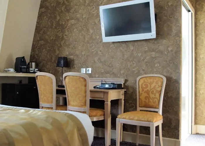 מלון Western טור